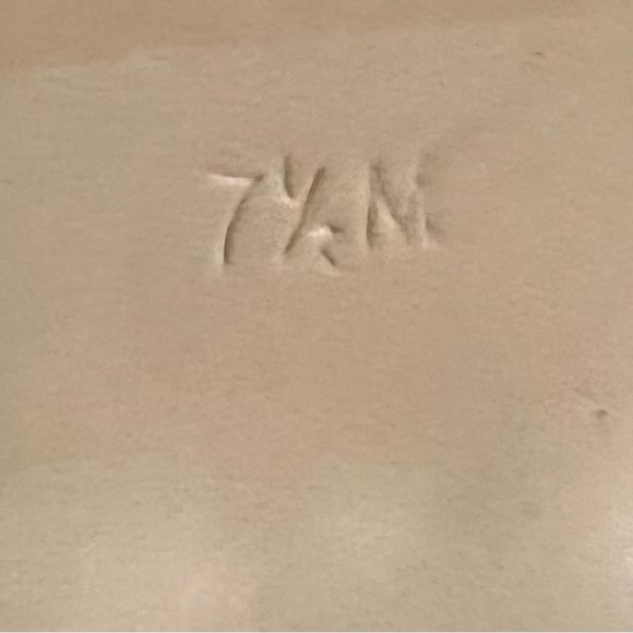 SOLD - Guess Women’s Mules.  White, size 7.5 - Picture 5 of 5